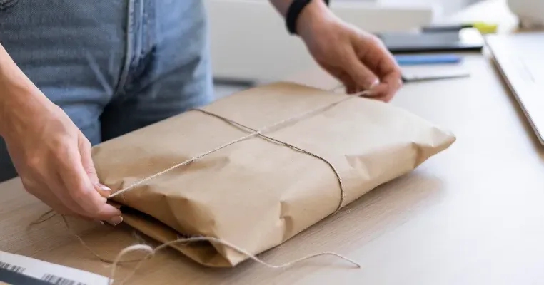 Cuma 5 Langkah! Ini Cara Kirim Paket Tanpa Keluar Rumah