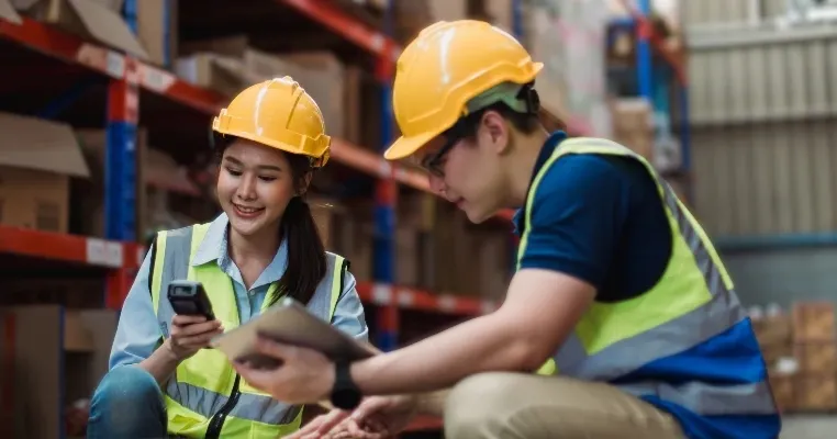 helper logistik adalah: tugas, kualifikasi, skill, gaji