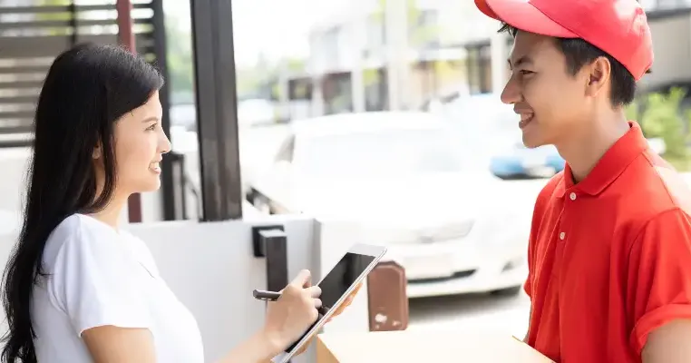 Kurir Salah Kirim Paket Paket Kamu? Tenang, Ini Solusinya!