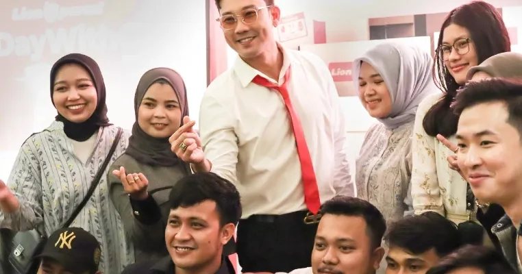 Lion Parcel Perkuat Mitra Agen Melalui “A Day with CEO” Bersama Denny Sumargo di Medan
