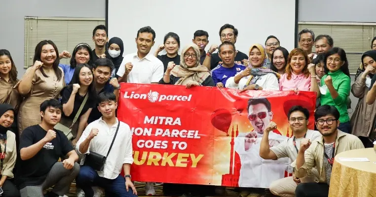 Apresiasi Kinerja, Lion Parcel Berangkatkan Puluhan Mitra Agen Umrah dan Liburan ke Turki