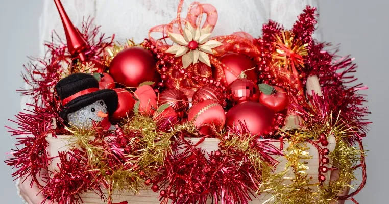 Strategi Kirim Hampers Natal ke Luar Kota dengan Aman Menggunakan Lion Parcel