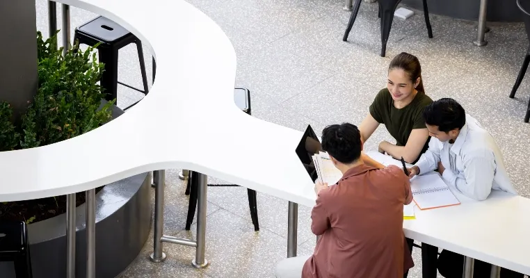 3 Hal yang Diam-Diam Dinilai Klien B2B Sebelum Menghubungi Bisnis Kamu