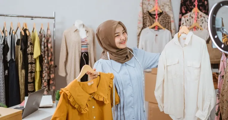 Mau Sukses Bisnis Baju Lebaran? Ikuti 10 Strategi Ini, Bisnis Laris Manis!