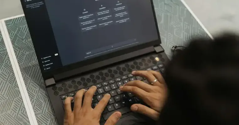 8 Manfaat AI untuk Bisnis Online, Bikin Operasional Makin Simpel