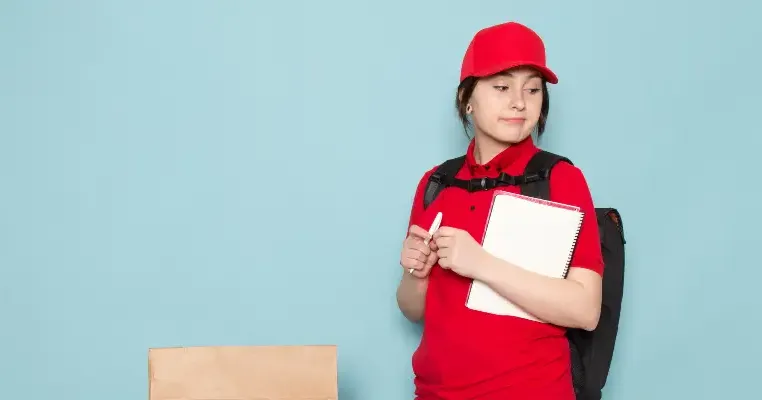 6 Perbedaan Kirim Paket Internasional: Tujuan, Dokumen, Waktu, Biaya, Proses & Pelacakan