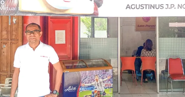 Bankir Jadi Bos Logistik: Kisah Sukses Agus Agen Lion Parcel di Kupang