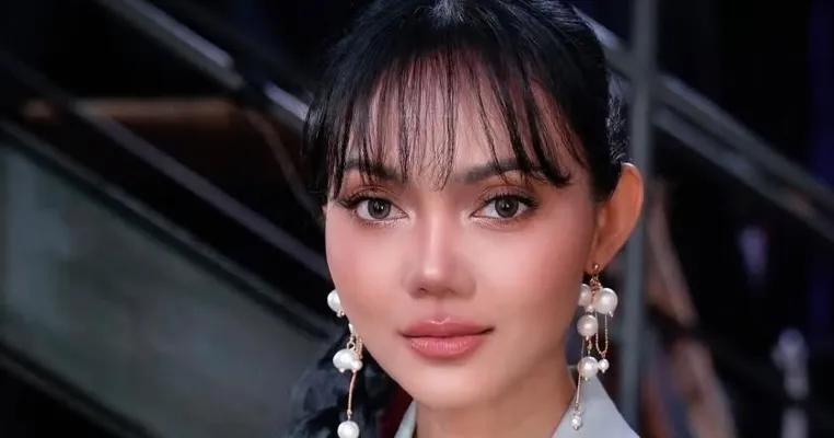 Sumber Kekayaan Rina Nose, yang Bikin Heboh Setelah Oplas