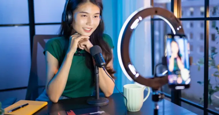 12 Peralatan Live Streaming Profesional: Rahasia Visual Jernih dan Audio Bersih Saat Live