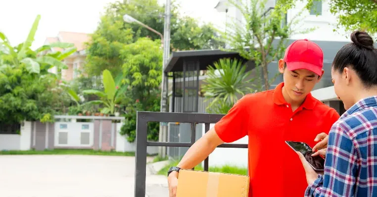 6 Keuntungan Pengiriman Cash on Delivery (Bayar di Tempat)