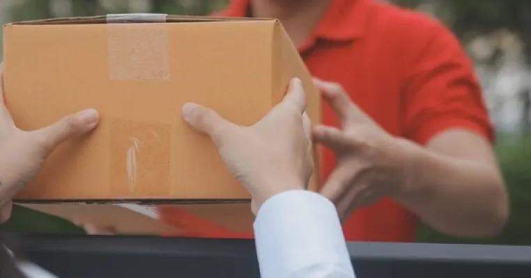 Praktis, Ini Dia Manfaat Bayar di Tempat untuk Paket Mahal!