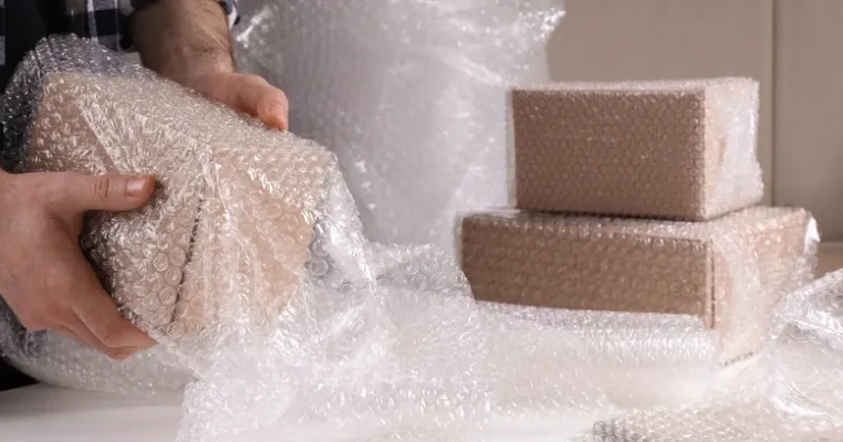 5 Jenis Packing Paket Aman di Jasa Pengiriman Barang untuk Seller