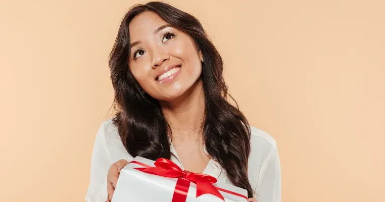 Kumpulan Ide Kado untuk Teman Perempuan: dari Hadiah Ulang Tahun sampai Lahiran