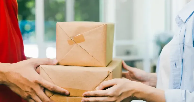 7 Cara Kirim Paket, Dijamin Aman Sampai ke Penerima!