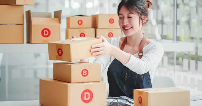 Tips Bikin Pelanggan Betah Kirim Paket di POS Kamu