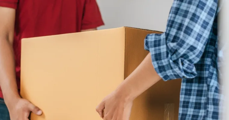 Ingin Kirim Paket dari Surabaya? Pakai Lion Parcel Ongkirnya Murah!