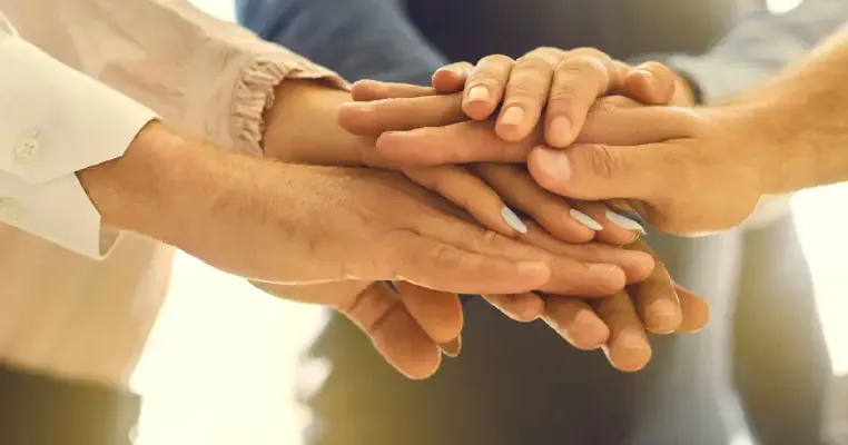 Perbedaan Franchise dan Kemitraan, Mana yang Menguntungkan?