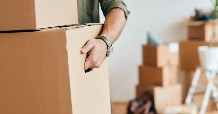 Kirim Paket Berharga di Lion Parcel, Pasti Aman dengan Proteksi Asuransi!